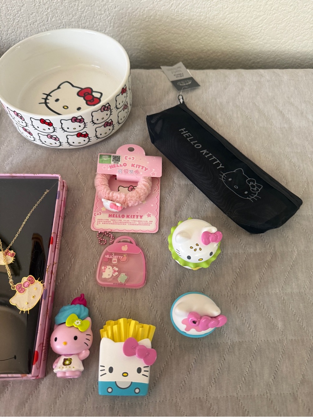 Hello Kitty Bundle New - Picture 4 of 5